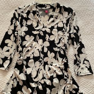 Vince Camuto Fitted knit top,  rouching on sides